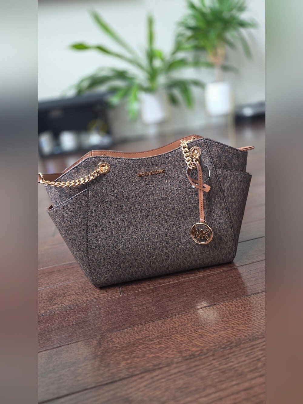NWT Michael Kors Jet Set Large Signature Logo Shoulder Bag Brown